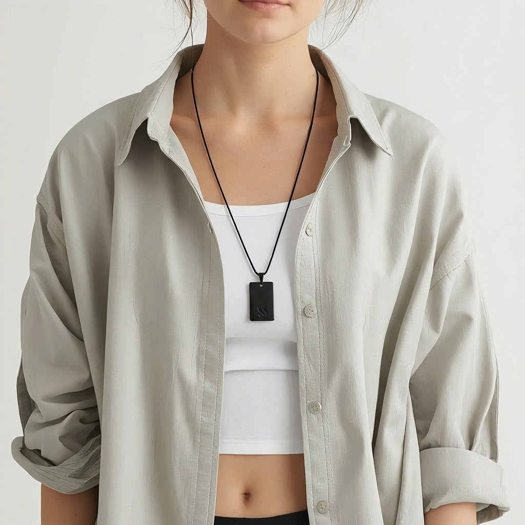 BLACK PENDANT